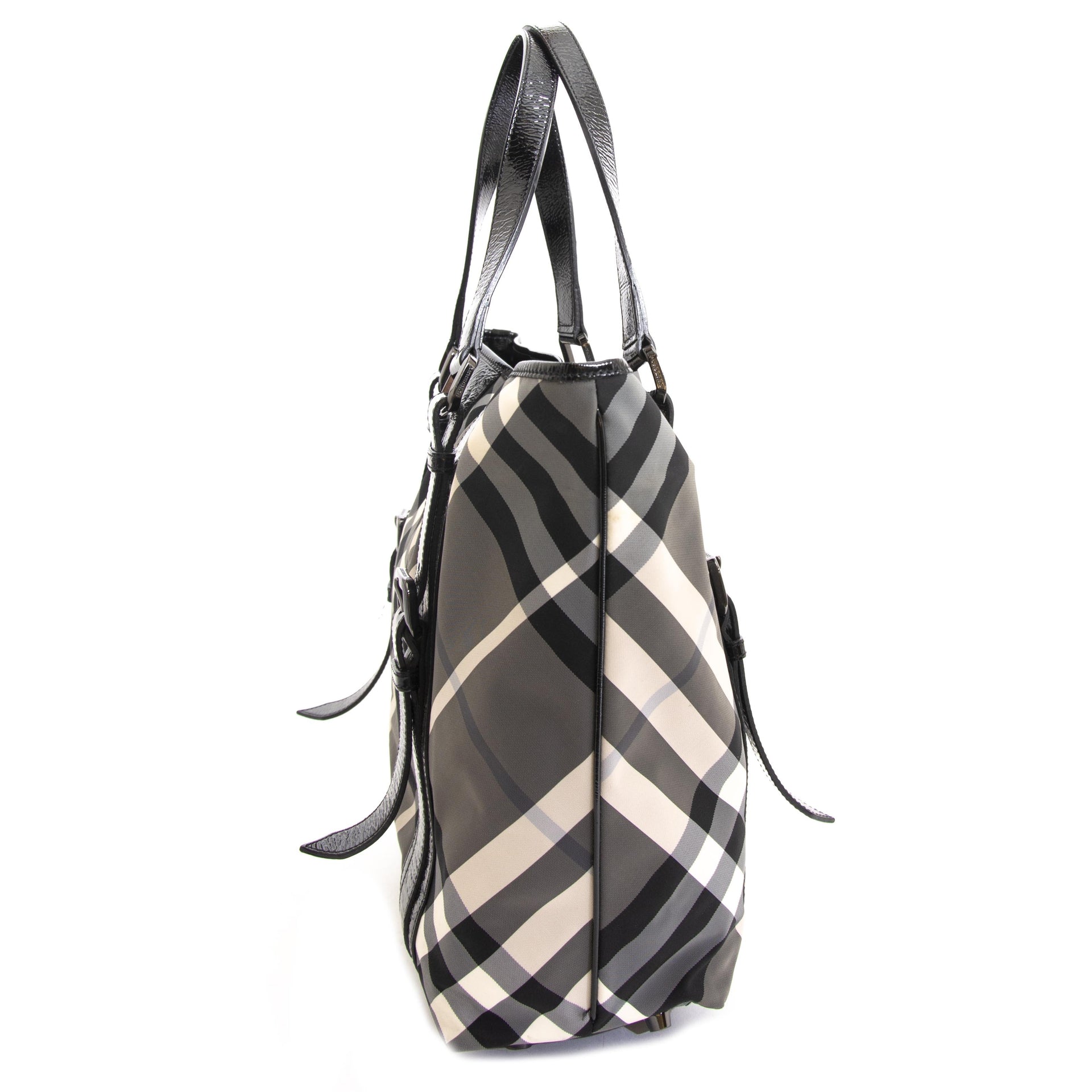 Burberry Grey Checked Shopper now for sale at labellov vintage fashion webshop belgium