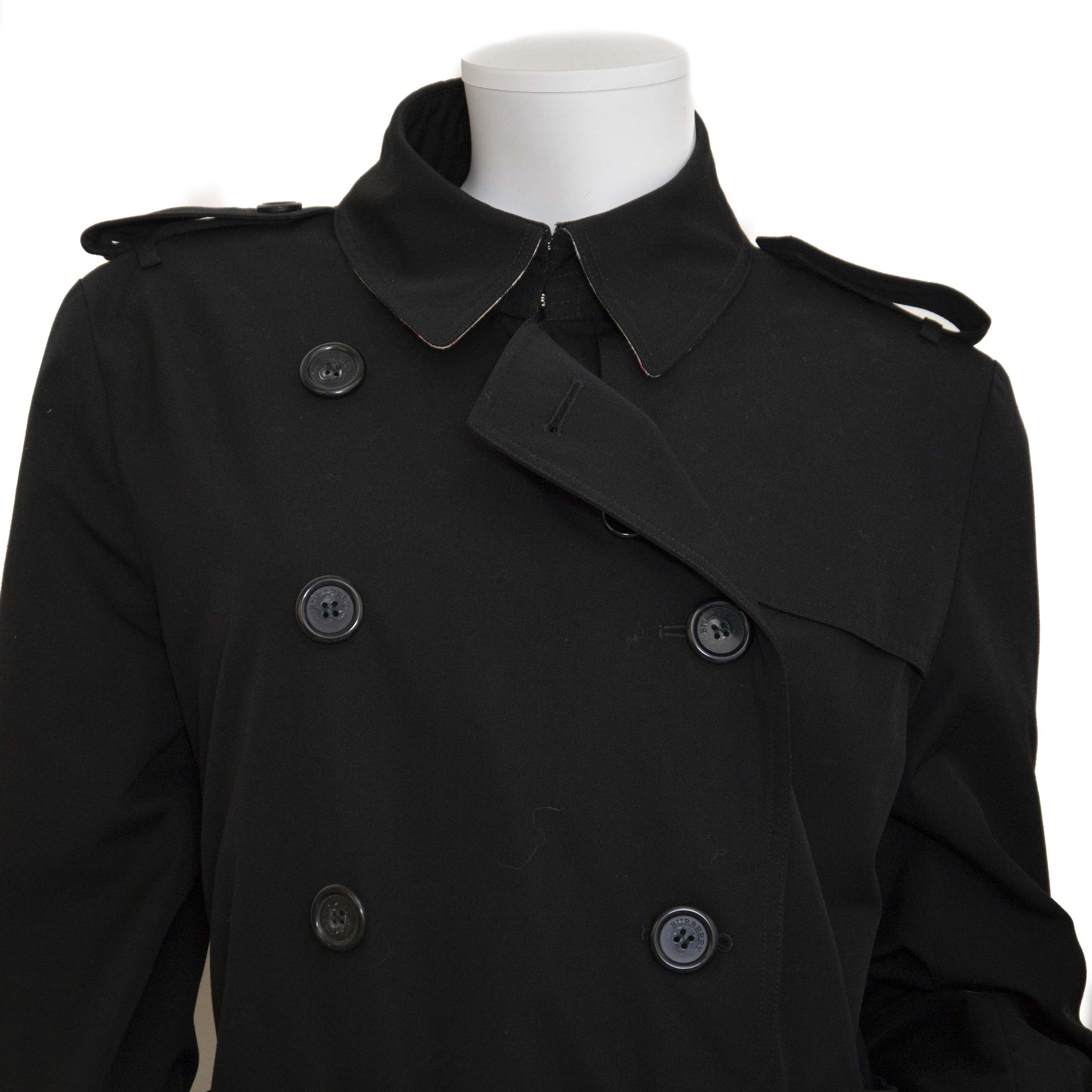 Burburry Black Trench Coat te koop bij Labellov aan de beste prijs