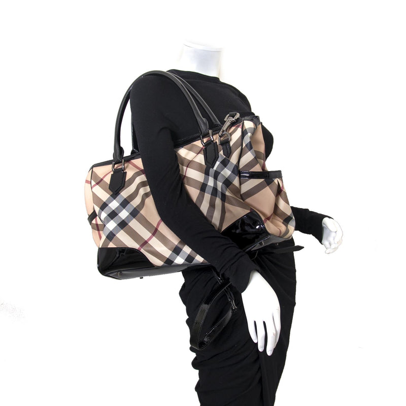 shop safe and secure online at labellov.com Burberry Nova Check Shoulder Bag