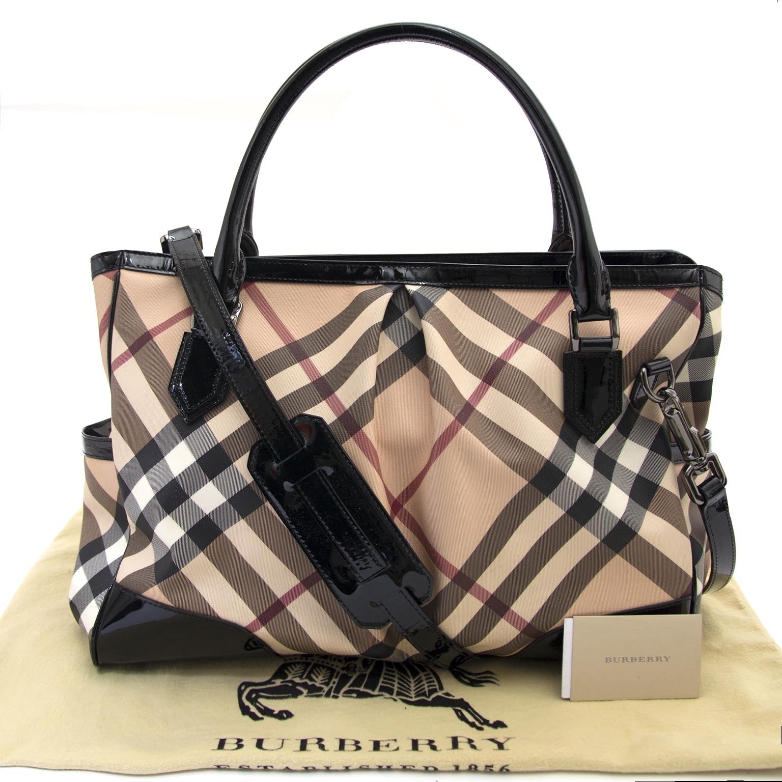 labellov.com, the second hand luxury store for all your designer handbags and accessories Burberry Nova Check Shoulder Bag