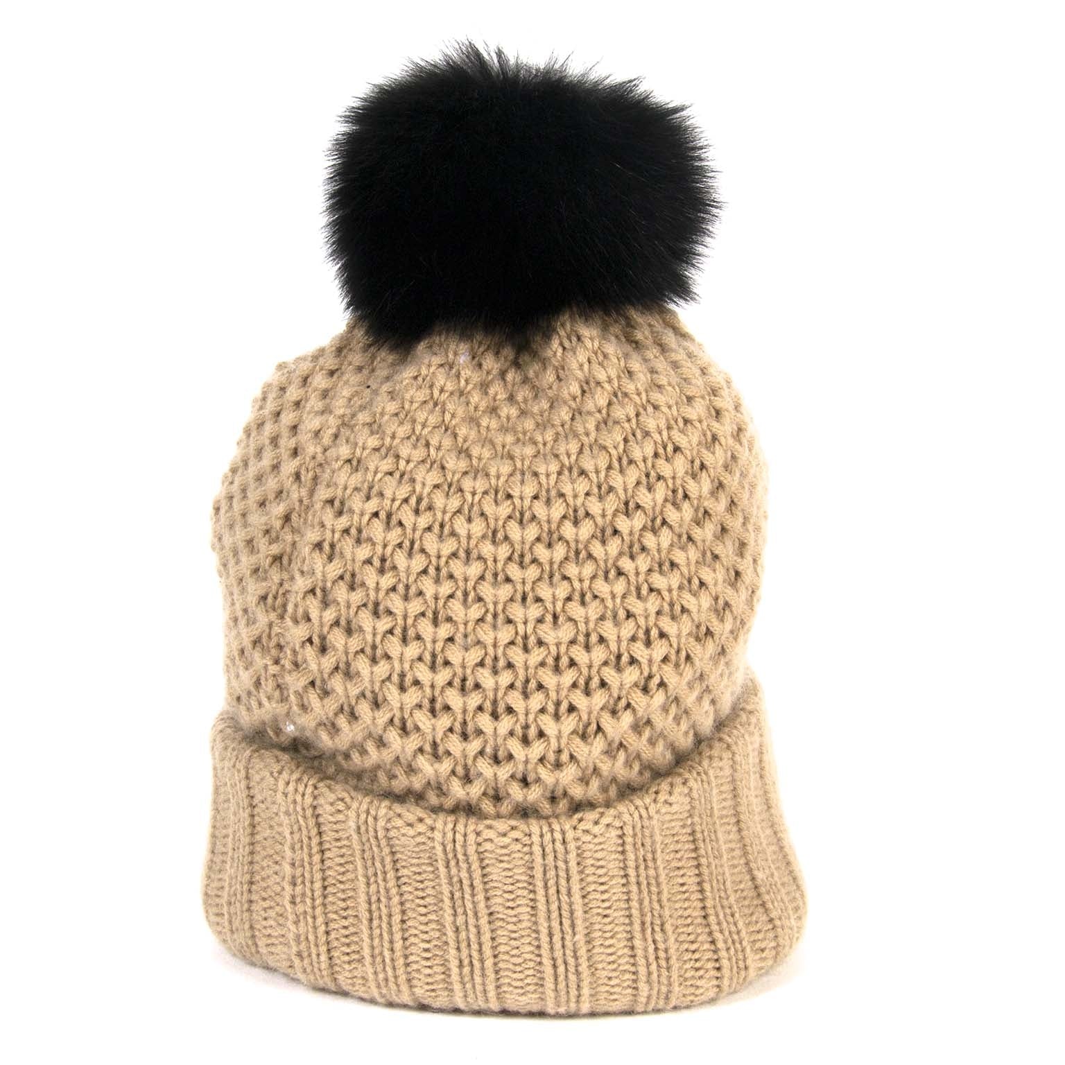 buy authentic secondhand burberry fur pom-pom beanie now for sale at labellov vintage fashion webshop belgium