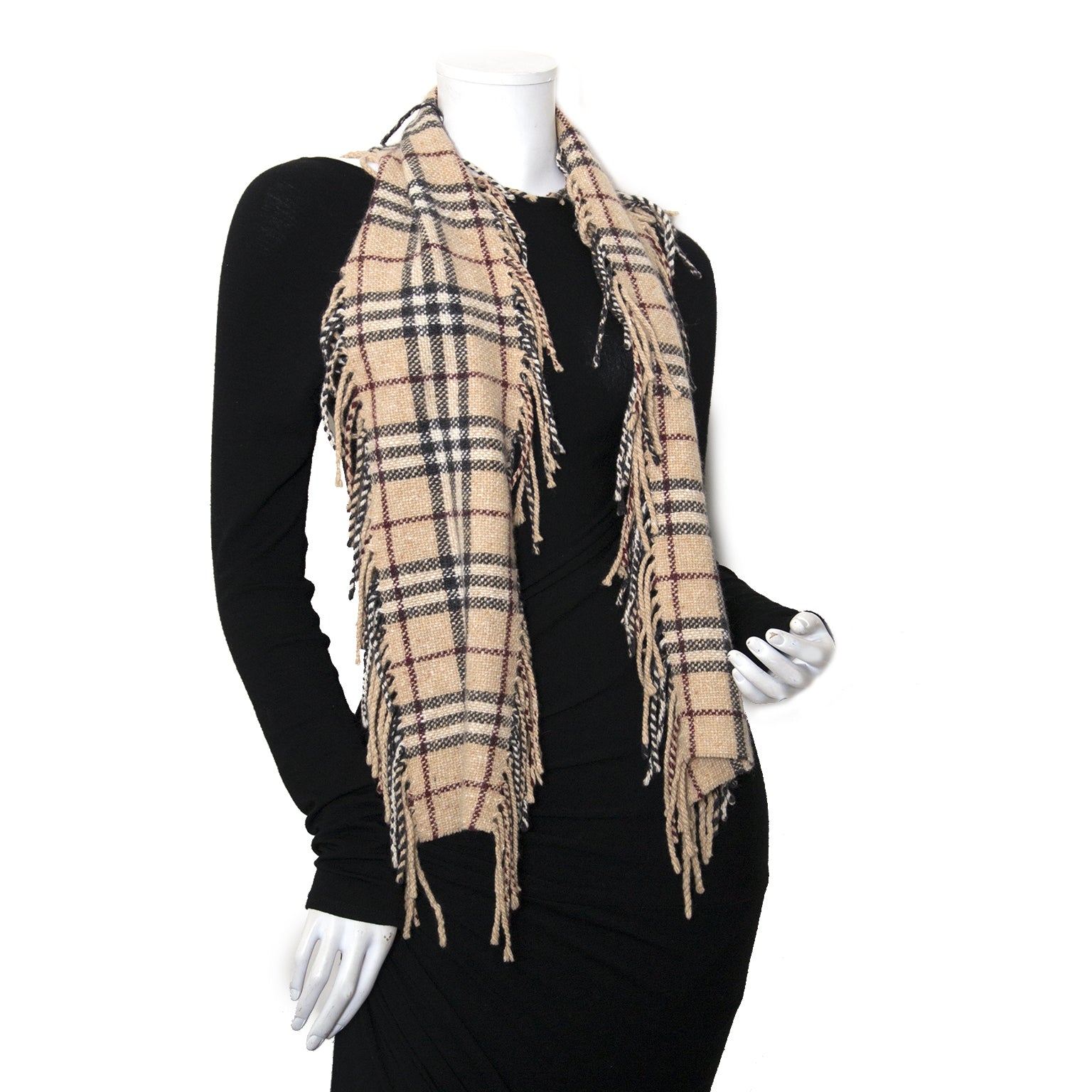 Koop Burberry ruiten sjaals bij Labellov vintage mode webshop België