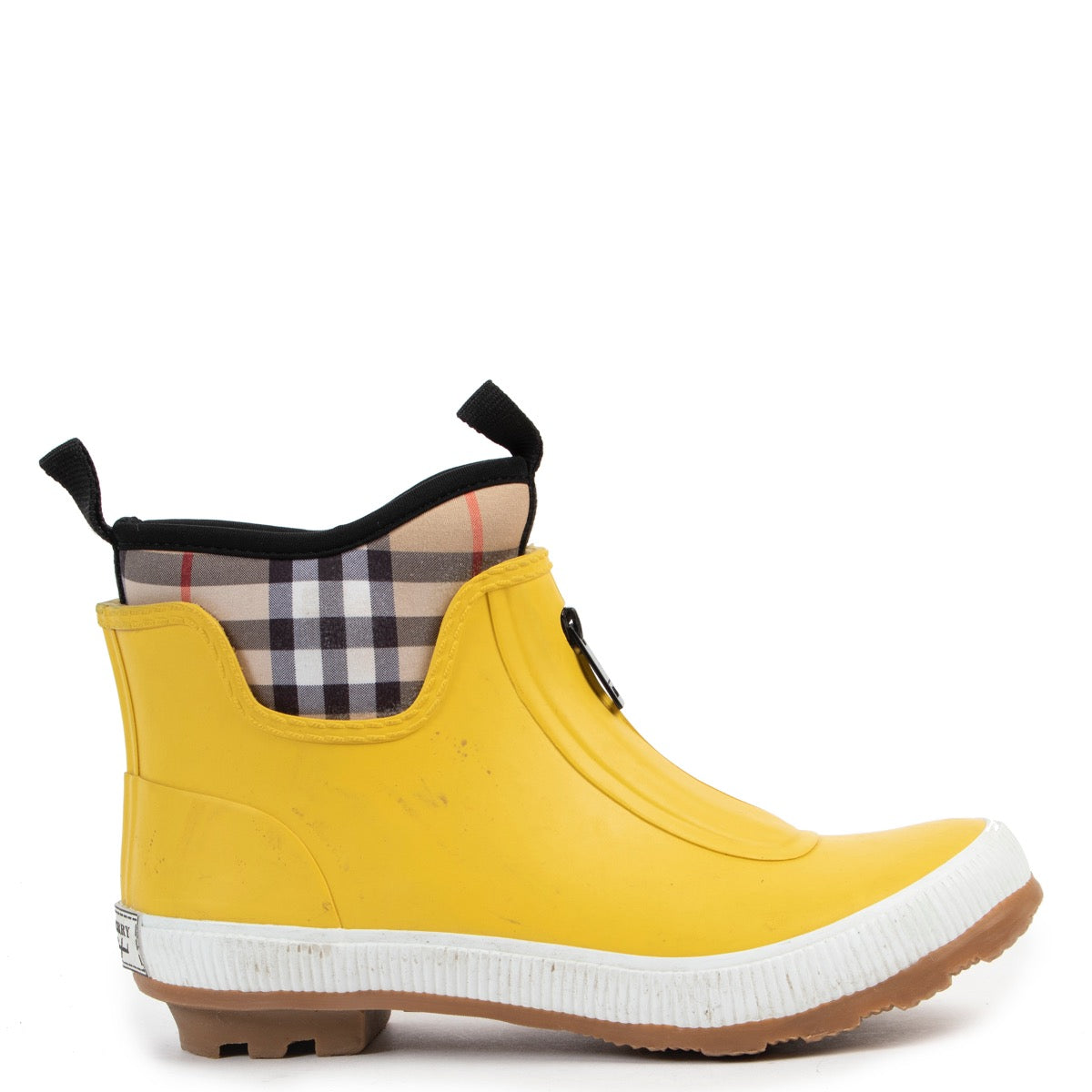 Burberry Yellow Sneakers-Size 34 at Labellov online or in store available for a reasonable price and in good condition. Get them now!