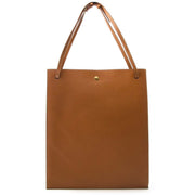 Buy an authentic secondhand Céline single shopper vegetal calfskin at the right price at LabelLOV vintage webshop. Safe and secure online shopping.