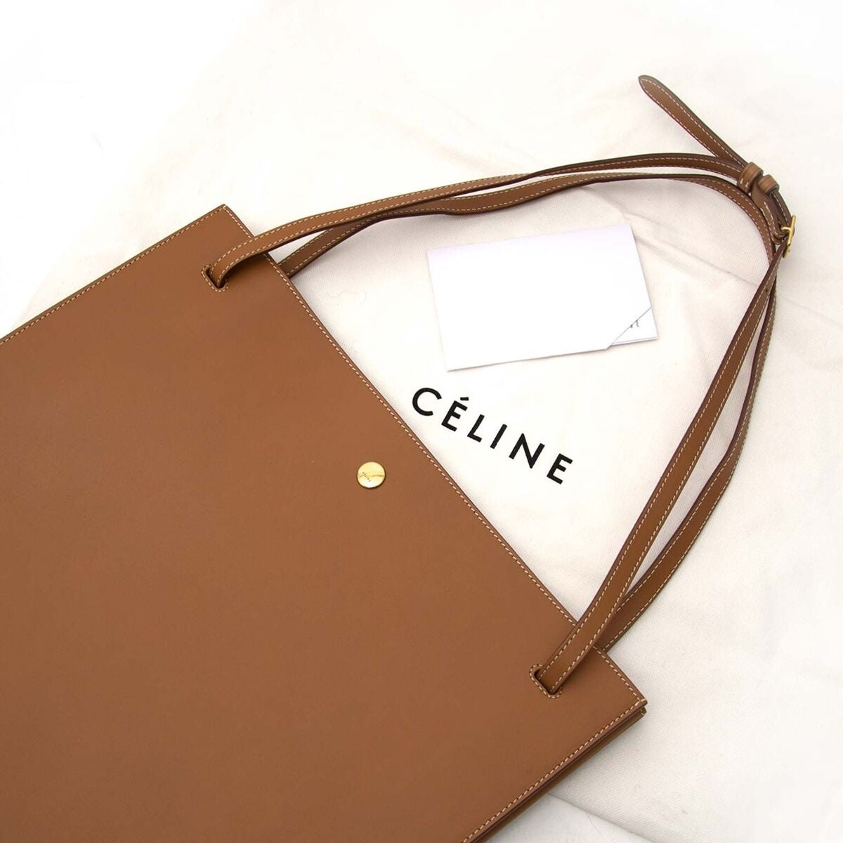Compra une cartera Céline single shopper vegetal muy en moda para el precio correcto en LabelLOV.
