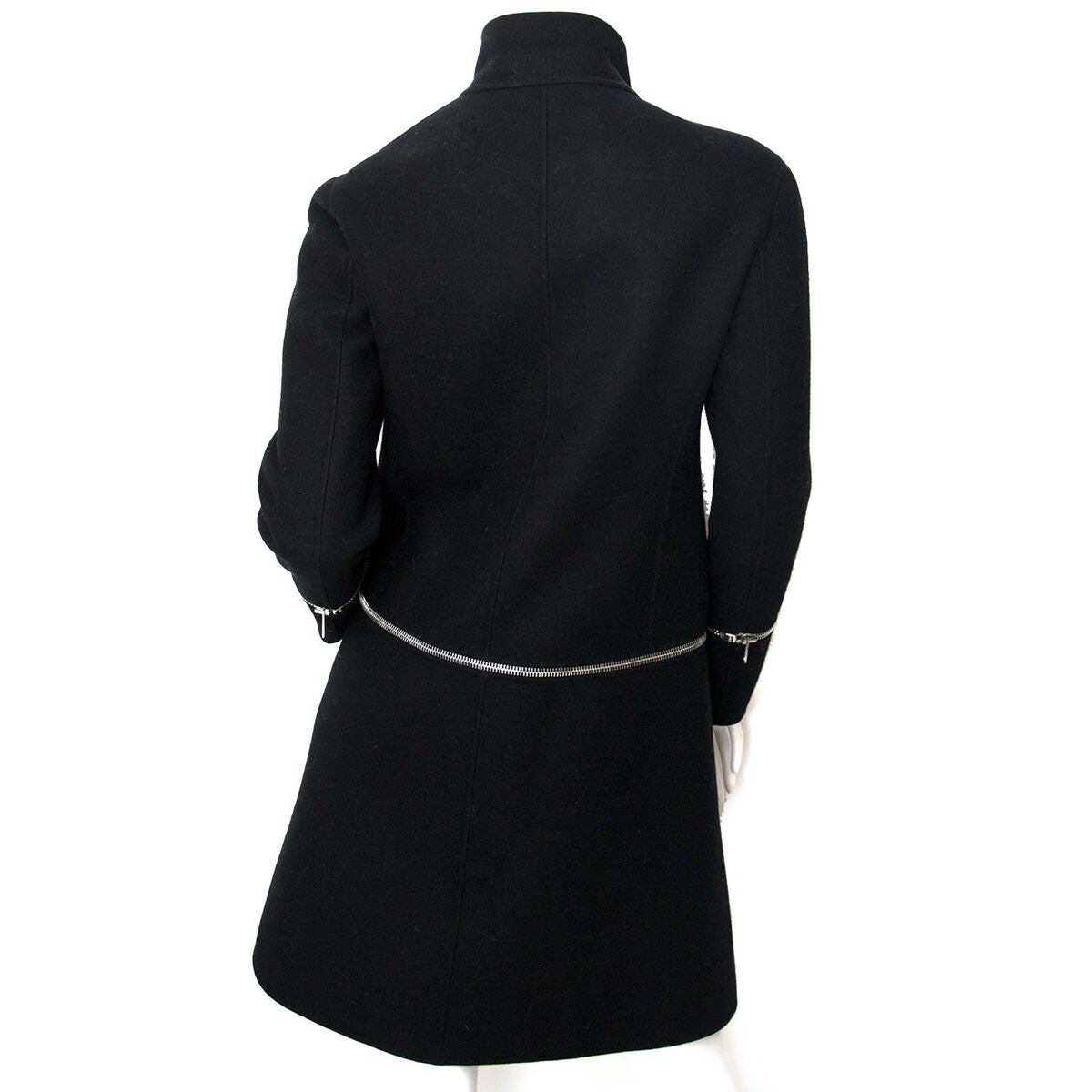 Koop authentieke tweedehands Céline zwarte Zipper jas aan een eerlijke prijs bij LabelLOV. Veilig online shoppen.