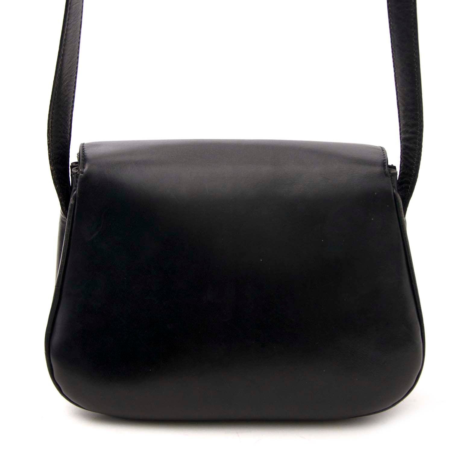 acheter en ligne chez labellov.com pour le meuilleur prix celine box bag en noir