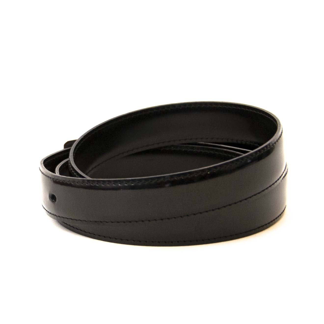 Cartier Black Patent Leather Belt - Size 90. Buy this authentic second hand vintage Céline Black Belt Golden Details at online webshop LabelLOV. Safe and secure shopping. Koop deze authentieke Céline Black Belt Golden Details bij online webshop LabelLOV.