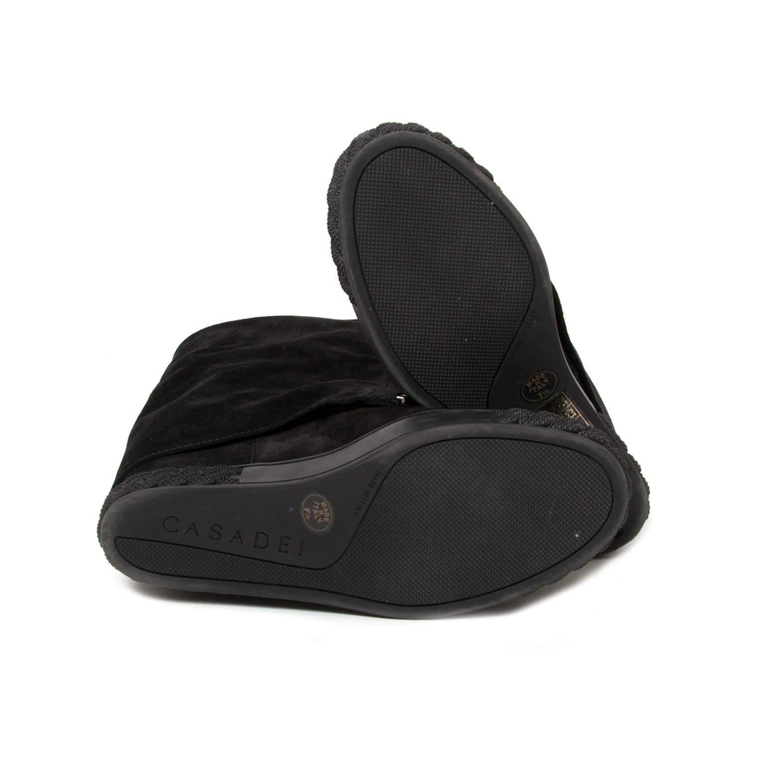 koop Casadei Balck Suede Wedges - Size 37,5 bij labellov en betaal veilig online