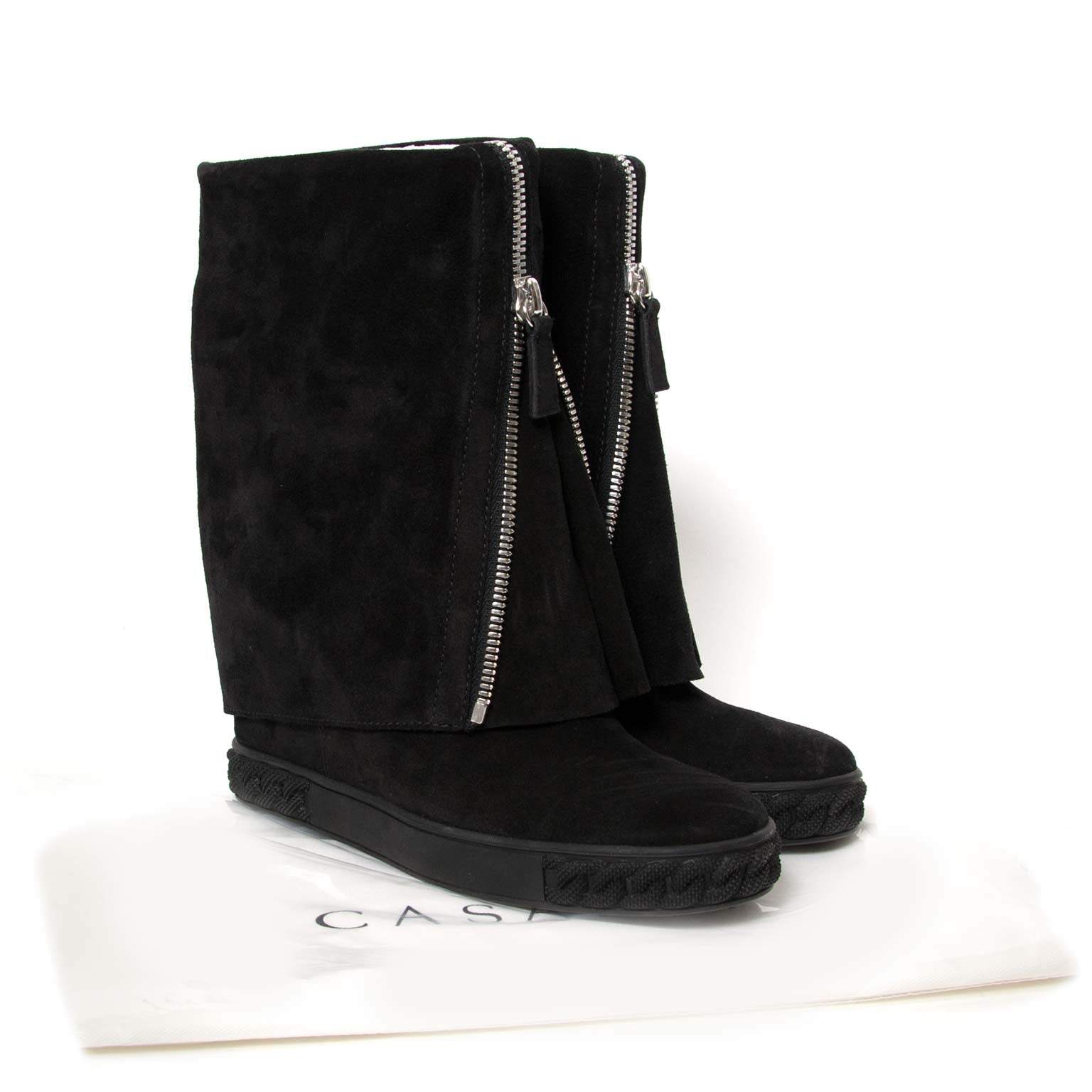 achetez Casadei Balck Suede Wedges - Size 37,5 chez labellov pour le meilleur prix