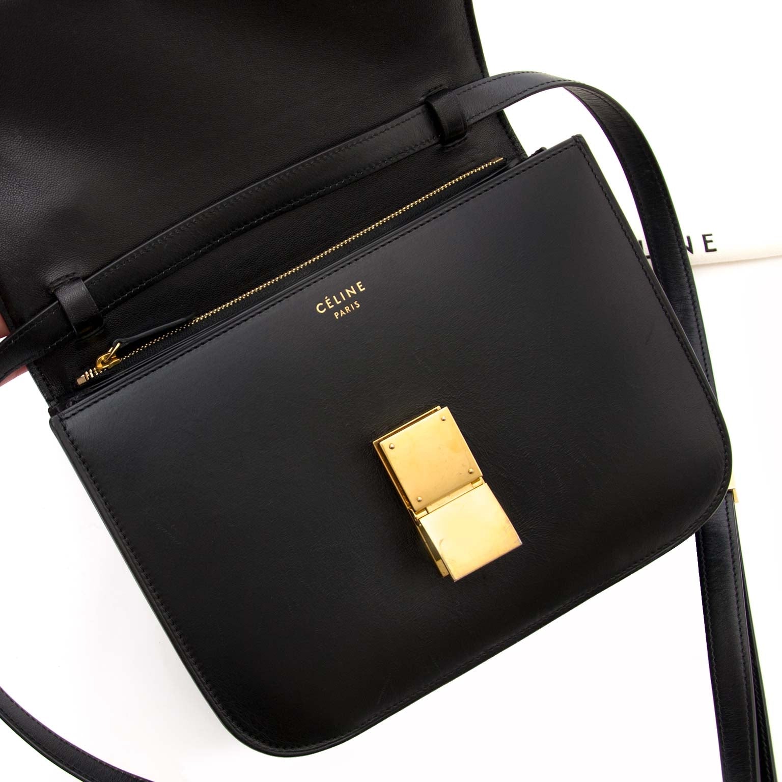 Looking for a Céline Black Leather Box Bag? now online at labellov.com for the best price