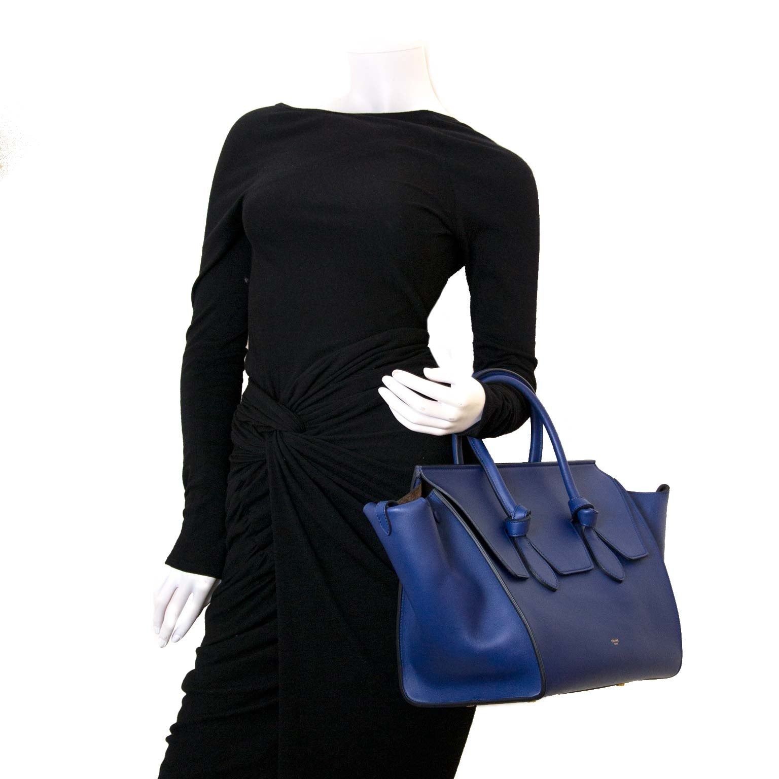 Buy authentic secondhand Celine bag at Labellov. Safe online shopping. Koop authentieke tweedehands Celine handtas bij Labellov. Veilig online shoppen. Achetez un authentic Celine sac à main usagé chez Labellov. Achats en ligne en toute securité.