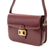 Op zoek naar een designer handtas? Wij kopen en verkopen uw Vintage Céline Burgundy Box Bag