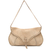 Vintage Céline beige bag for the best price at Labellov webshop. Safe and secure online shopping with 100% authenticity. Vintage Céline beige bag pour le meilleur prix.