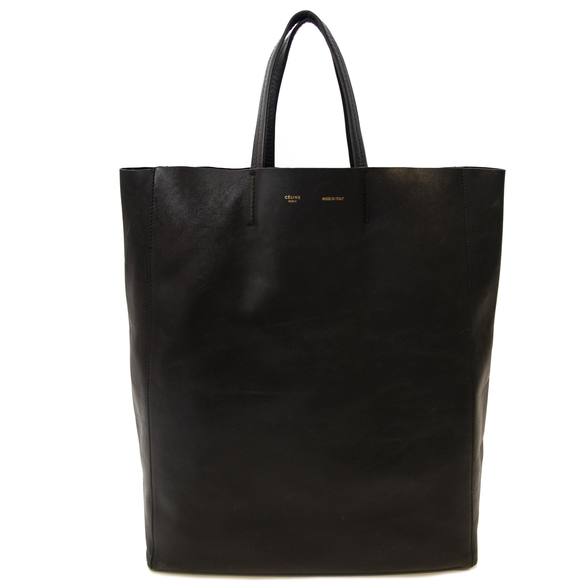 Celine Black CabasTote Bag. Buy authentic Celine bag at Labellov. Koop authentieke tweedehands Celine handtassen bij Labellov.