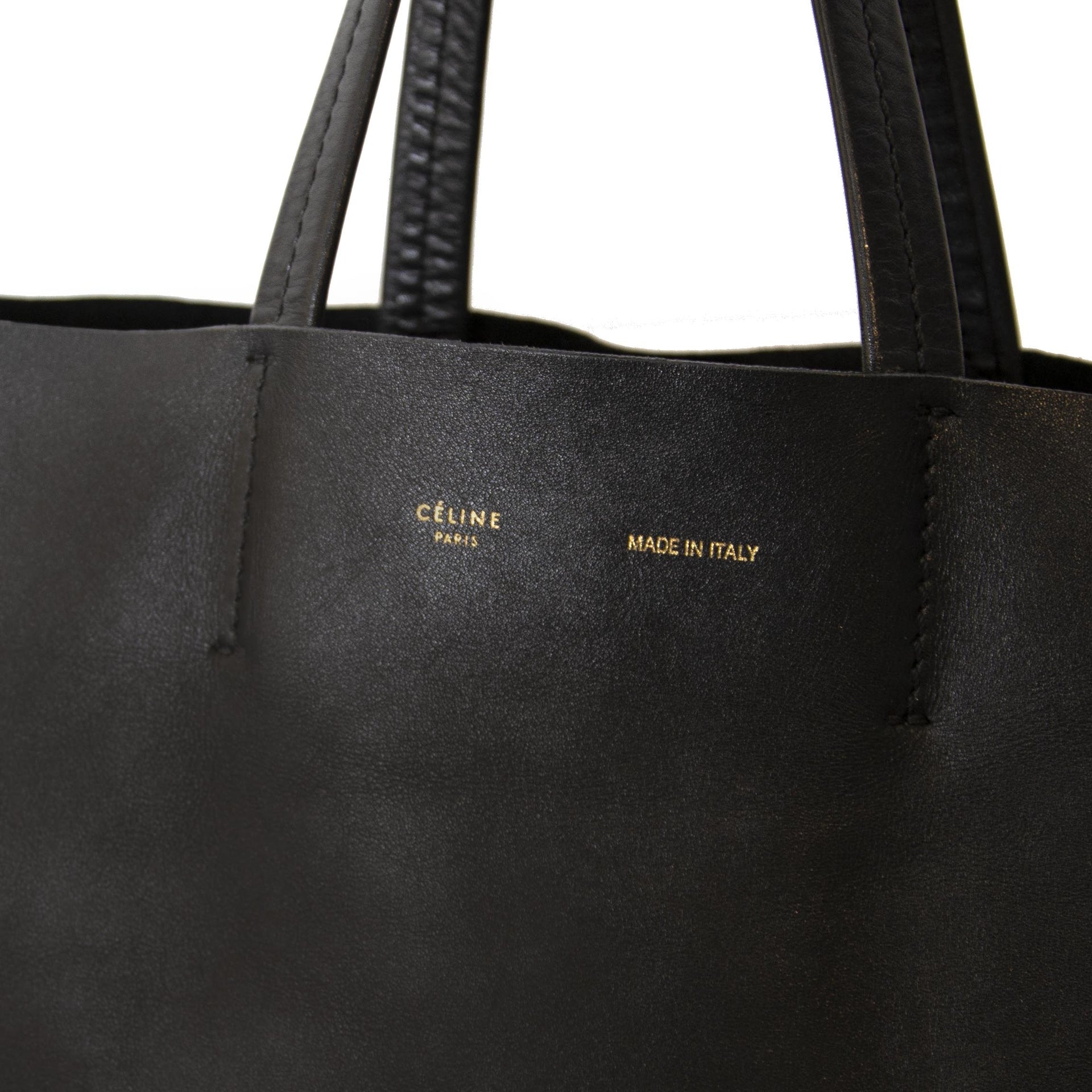 Celine Black Tote Bag. Buy authentic Celine bag at Labellov. Koop authentieke tweedehands Celine handtassen bij Labellov.