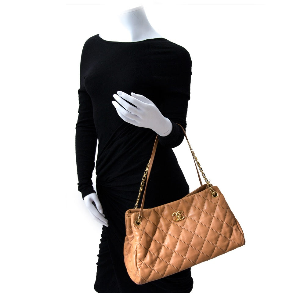 We buy and sell your authentic and original designer bags such as Chanel GST Grand Shopping Tote Natural Beige