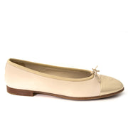 Chanel Cream & Metallic Leather CC Ballerina Flats - Size 38 Buy authentic designer Chanel secondhand shoes at Labellov at the best price. Safe and secure shopping. Koop tweedehands authentieke Chanel schoenen bij designer webwinkel labellov.