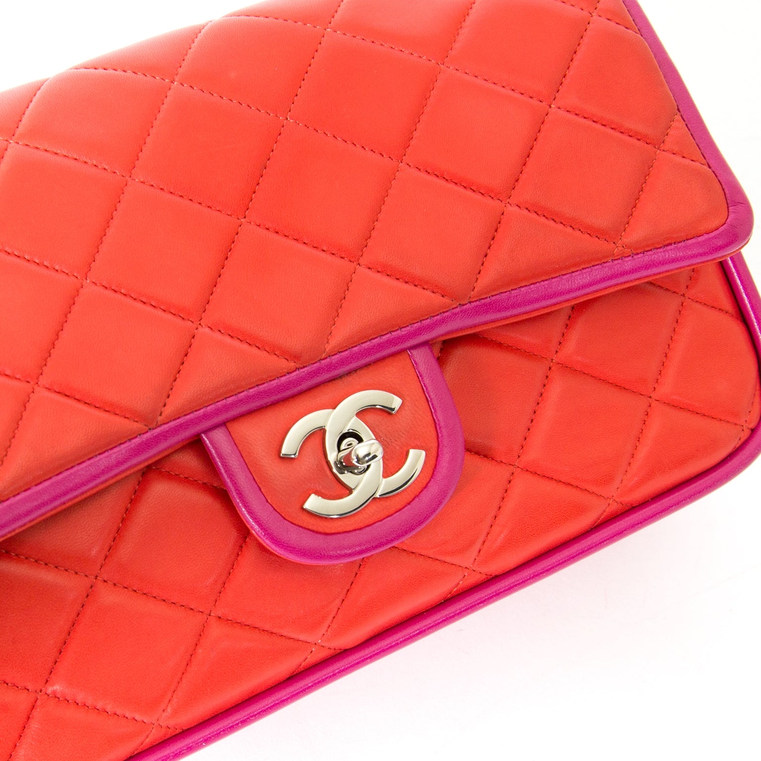 chanel bicolor classic flap bag medium nu te koop bij labellov vintage mode webshop belgië