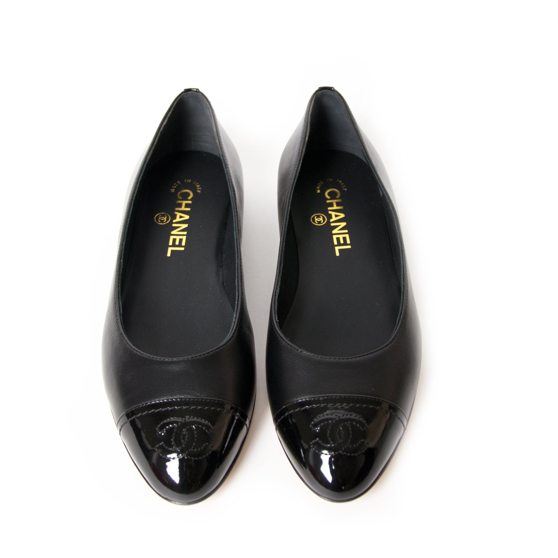 chanel black leather cap-toe ballerinas now for sale at labellov vintage fashion webshop belgium