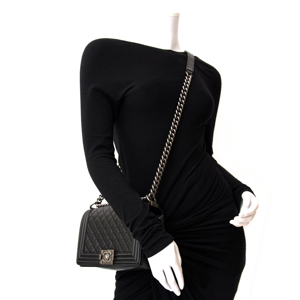 comme neuf sac a main chanel boy pour le meilleur prix comme neuf 100% authentic