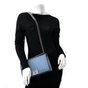 koop veilig onine Chanel Blue Medium Boy Bag