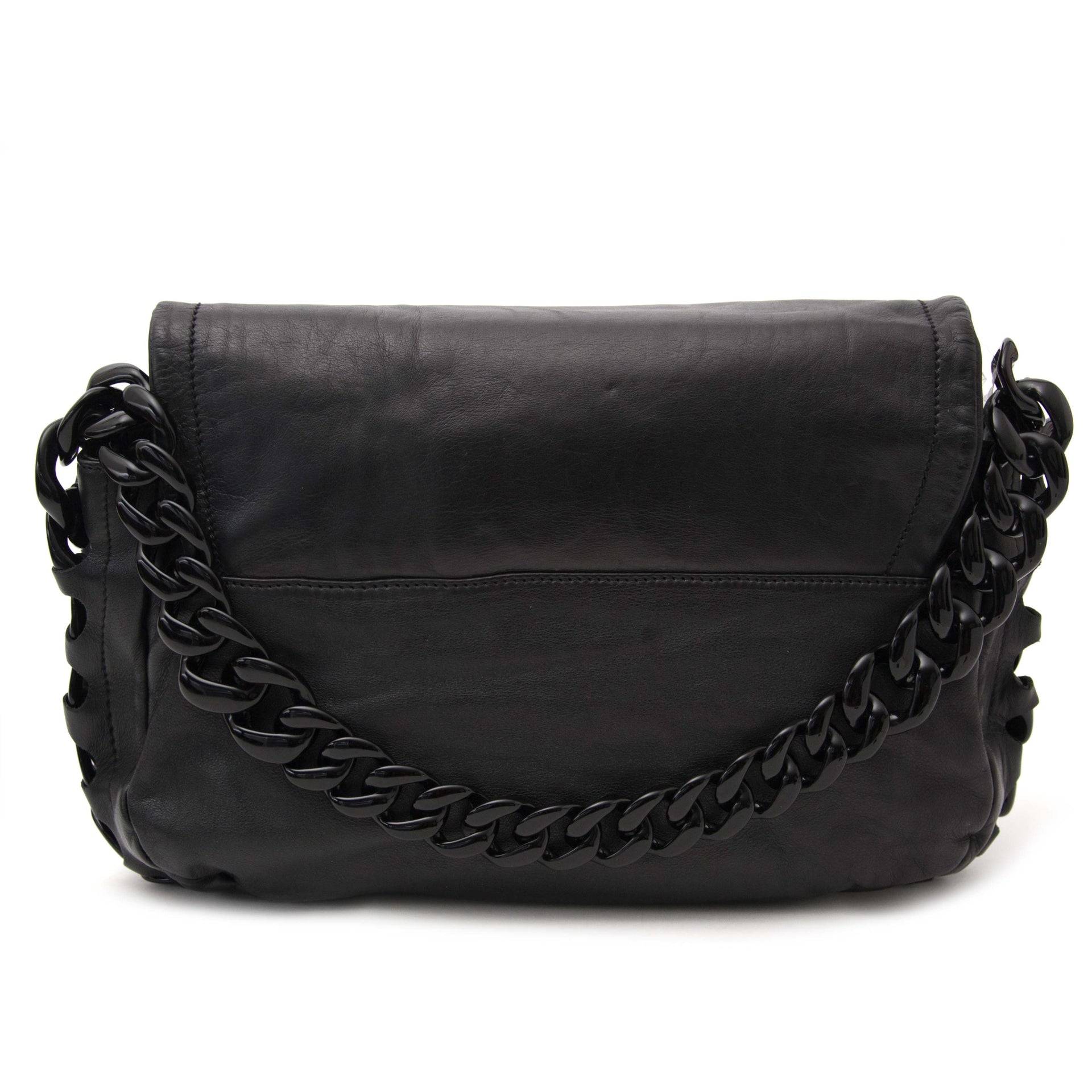 buy safe and secure second hand chanel handbags at labellov.com
