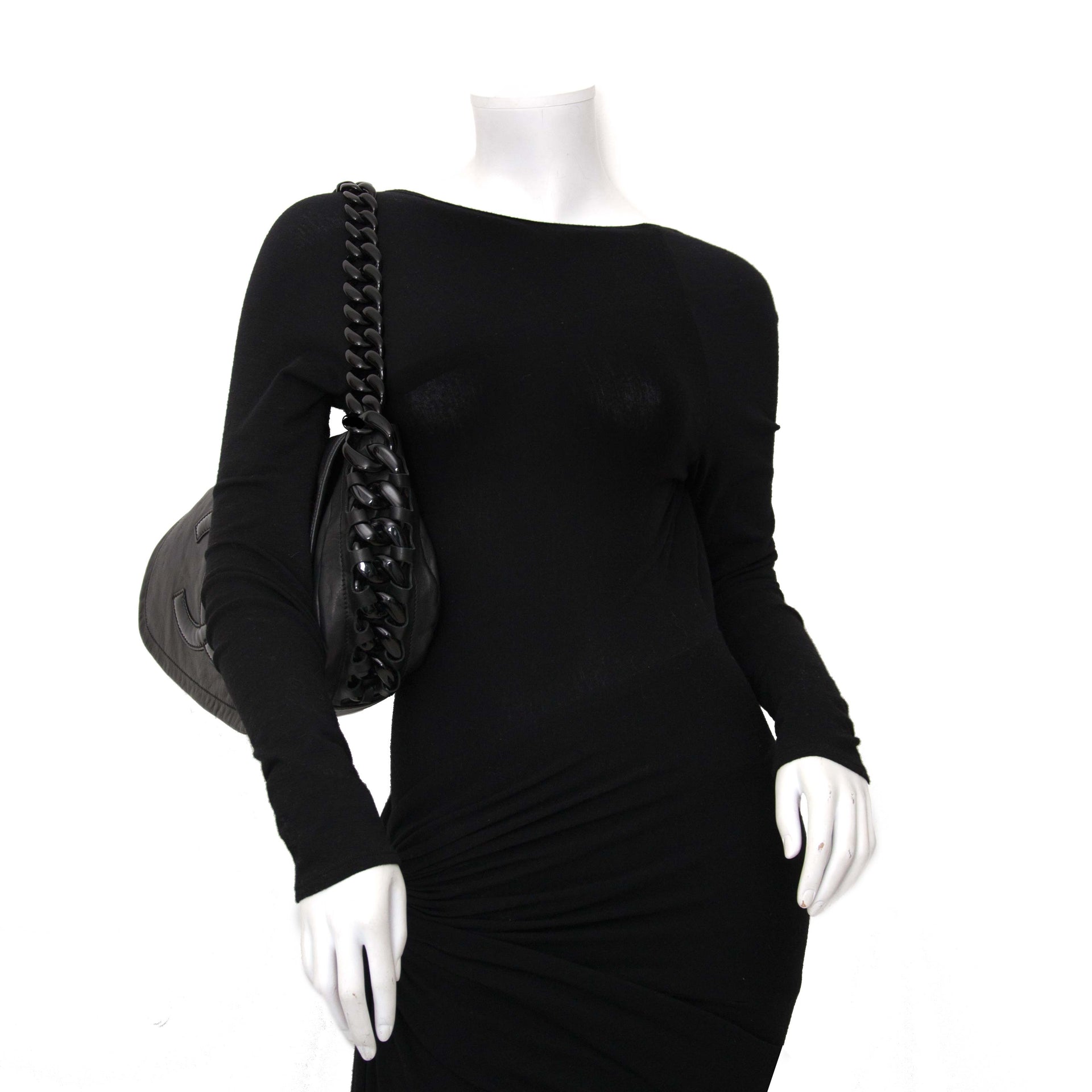 Labellov.com secondhand webshop for designer handbags and accessories