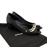 Chanel Nylon Quilted Lambskin Chain Pieep Toe Pumps - Size 39 en ligne chez Labellov.com