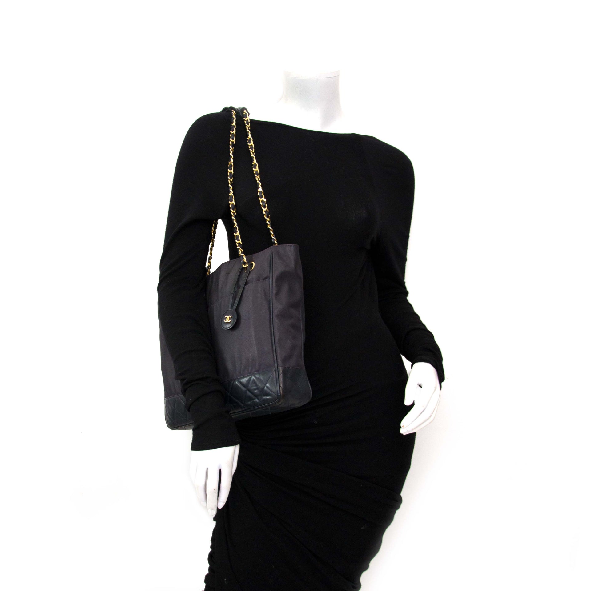 acheter en ligne pour le meilleur prix Vintage Chanel Coated Canvas Shopping Tote
