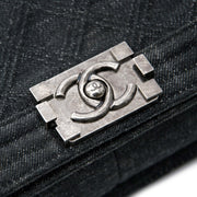 koop jou tweedehands Chanel Black Denim New Medium Boy Bag