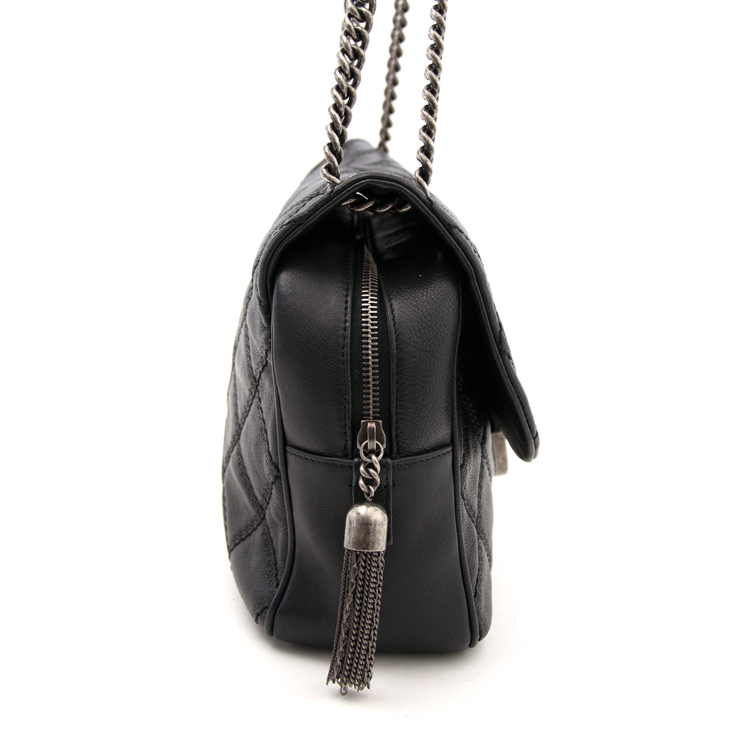 Buy and sell your preloved designer bags for the best rates online at Labellov luxury
