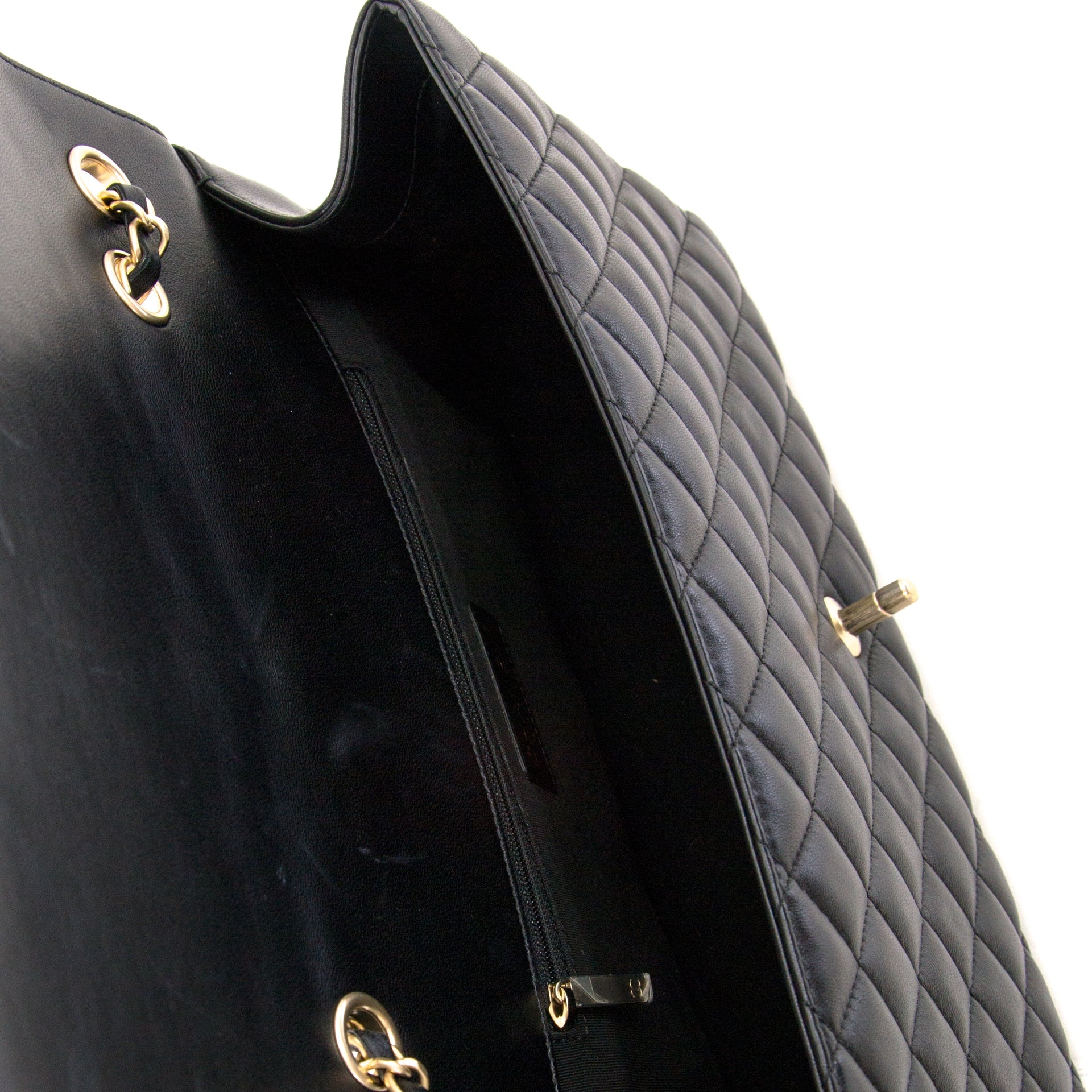Sac à rabat Chanel Mademoiselle Chic noir