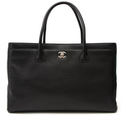 Chanel Executive Cerf Tote Bag for sale in Antwerp Belgium or online at Labellov, the best webshop when it comes to secondhand luxury designer items.