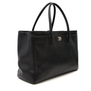 Buy the it-bag Chanel Executive Cerf Tote Bag now, work or day to day designer vintage bag for sale in Antwerp at Labellov.