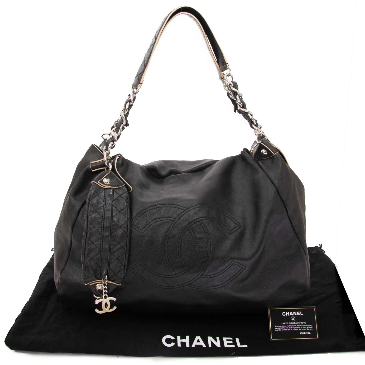 Chanel Large Black Shopper te koop bij Labellov tweedehands luxe in Antwerpen, Brussel of Gent.