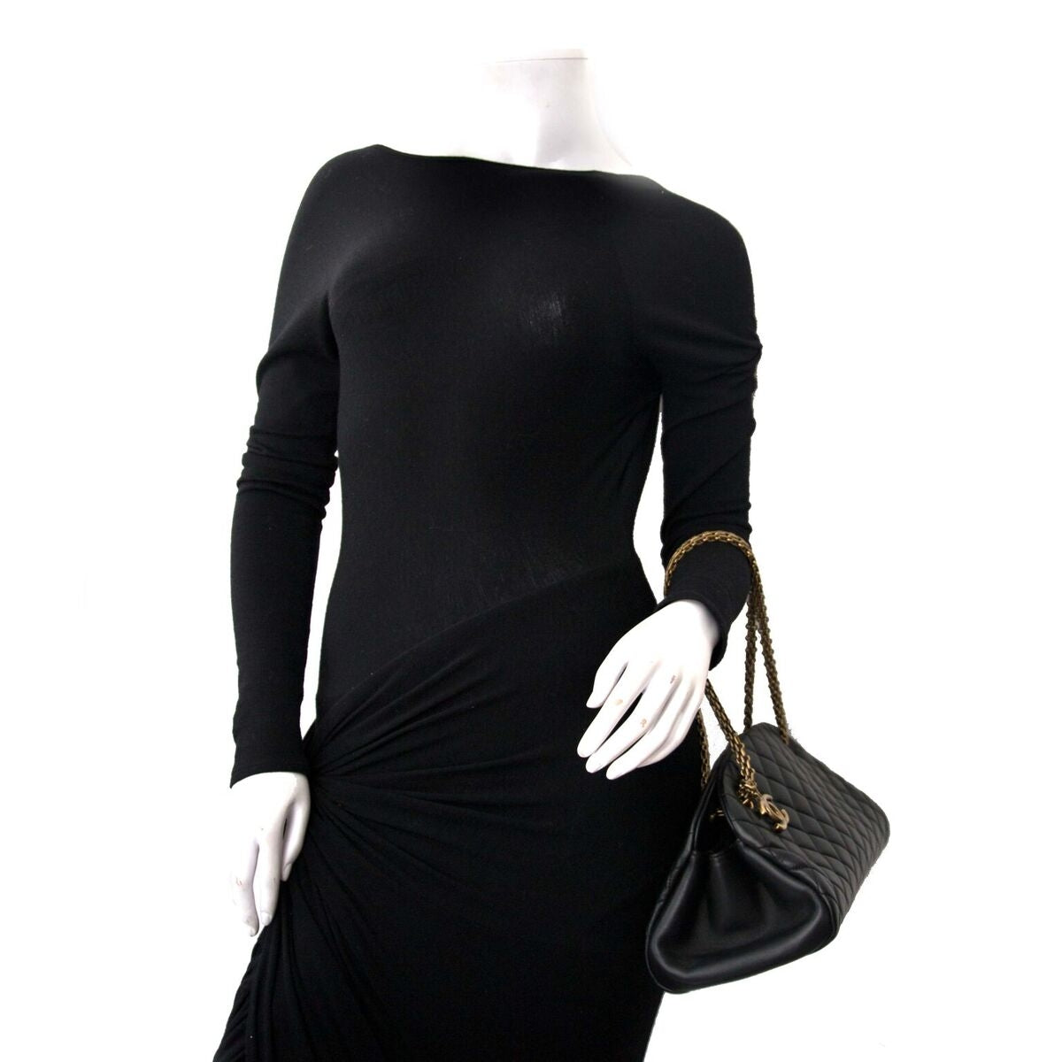 Koop authentieke tweedehands Chanel zwarte just mademoiselle aan een eerlijke prijs bij LabelLOV. Veilig online shoppen.