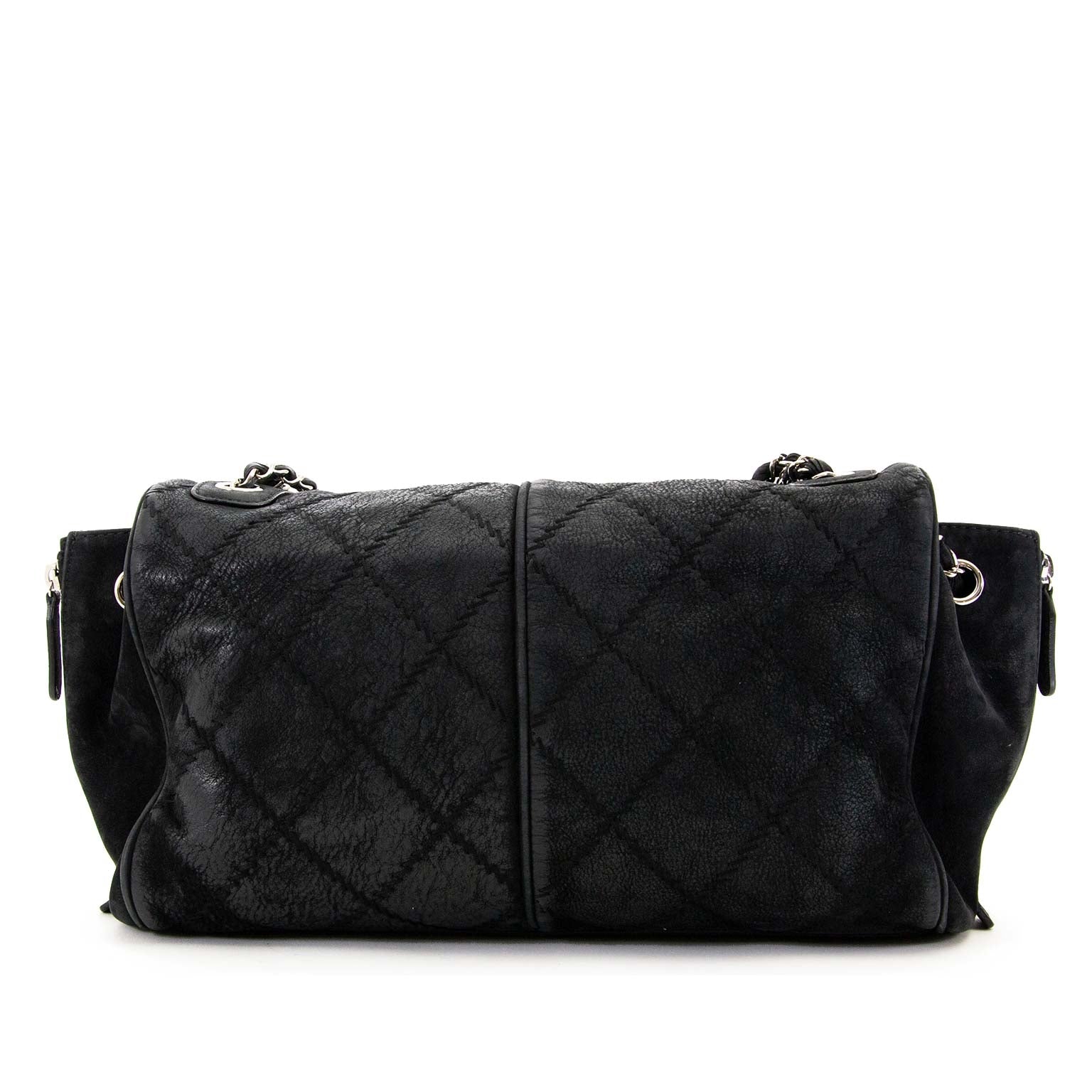 achetez Chanel Black Quilted Leather Ultimate Stitch Flap Bag chez labellov pour le meilleur prix