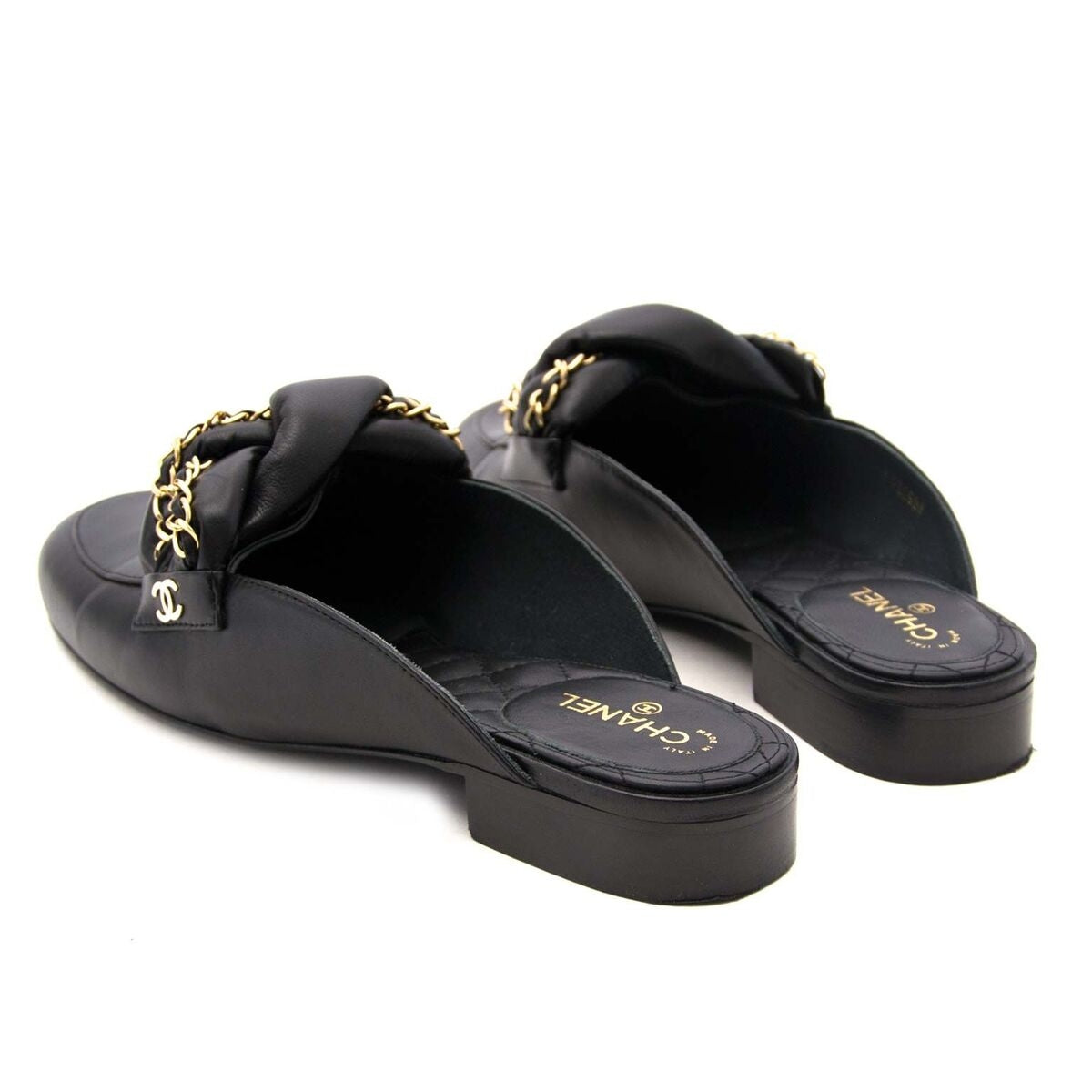 Koop authentieke tweedehands Chanel loafers aan een eerlijke prijs bij LabelLOV. Veilig online shoppen.