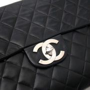 achete en ligne seconde main Chanel Vintage Maxi Black Classic Flap Bag