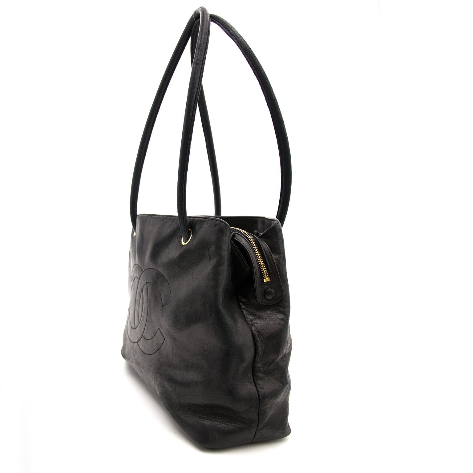 Zoekt u een nieuwe handtas? Chanel Black Leather Shopper aan de beste prijs.