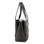 Schwarze Chanel Handtasche Aus Leder heute online auf labellov.com gegen den besten Preis.