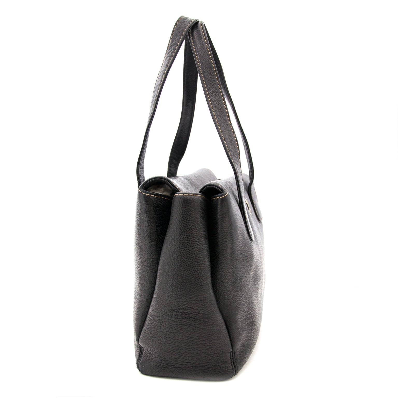 Schwarze Chanel Handtasche Aus Leder heute online auf labellov.com gegen den besten Preis.