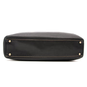 Op zoek naar een Zwarte Lederen Chanel Handtas? Nu online op labellov.com tegen de beste prijs.