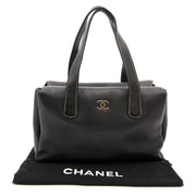 Zwarte Lederen Chanel Handtas nu online op labellov.com tegen de beste prijs.