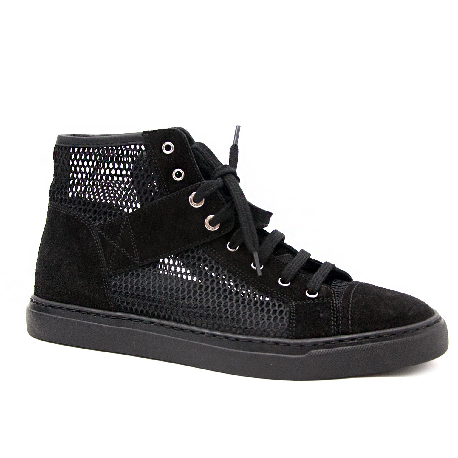 Chanel Black Suede Mesh High-Top Lace-Up Sneakers kopen bij Labellov tijdloze luxe in Antwerpen