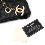 Worldwide shipping of preloved and new Chanel Black Stitched Shoulder Bags for the best price at Labellov