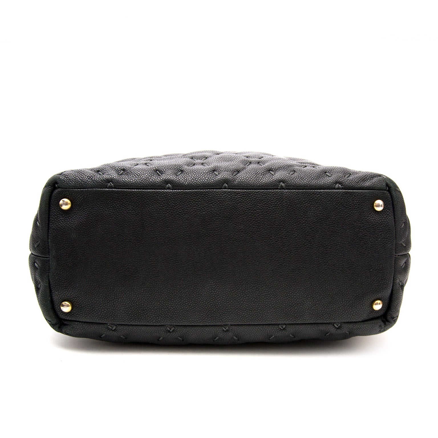 Veilig luxe artikelen kopen doe je bij Labellov tweedehands designer fashion in Antwerpen