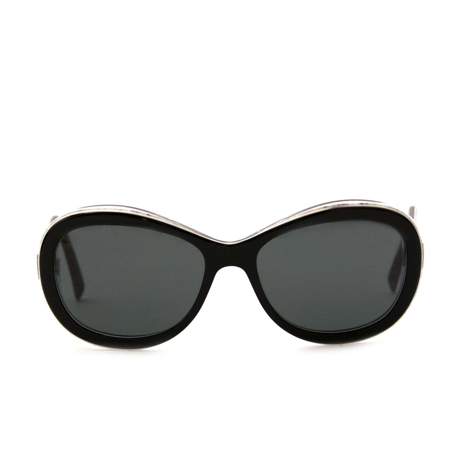 Koop en verkoop uw authentieke Chanel Oval Shaped Black Sunglasses aan de beste prijs