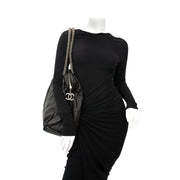 A vendre, le Chanel Black Limited Edition Metallic Chain Shopping Sac, pour un bon prix et livraison du monde, Labellov et des produits vintage.
